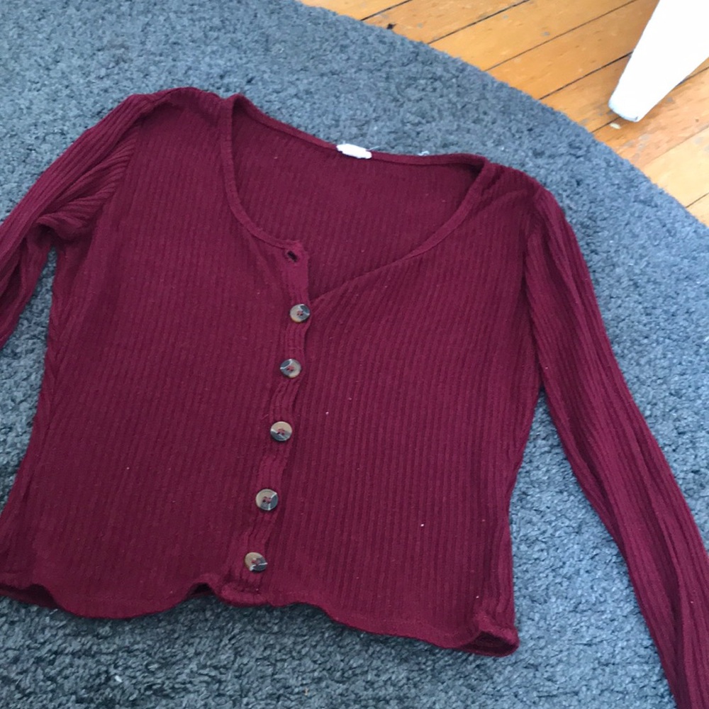 Button up top only one button opens